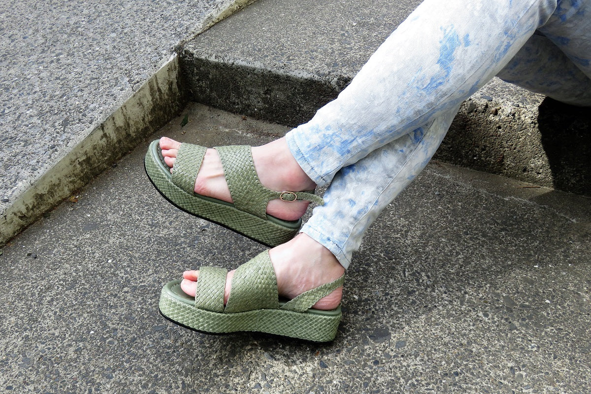 「PONS QUINTANA」伝統的な技術とファッション性を合わせ持ったスペイン・メノルカ島のシューズブランドです。