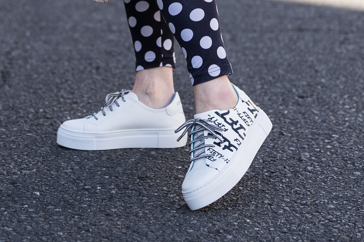 thierry rabotin 素足で楽しんでいただきたいレザースニーカー