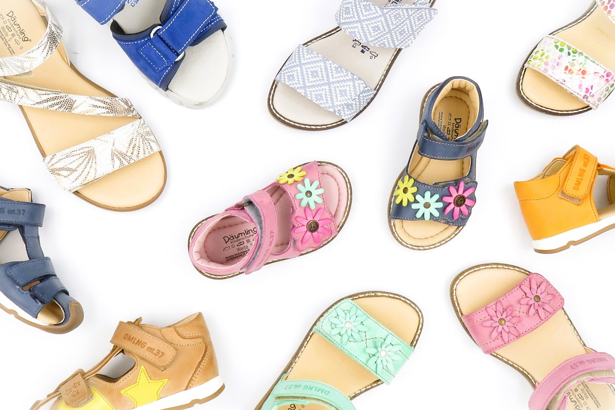 ベルトが余る、指が飛び出る・・幅狭細幅の足のお子さまにおすすめ!ドイツ・Daumlingのサンダルです。