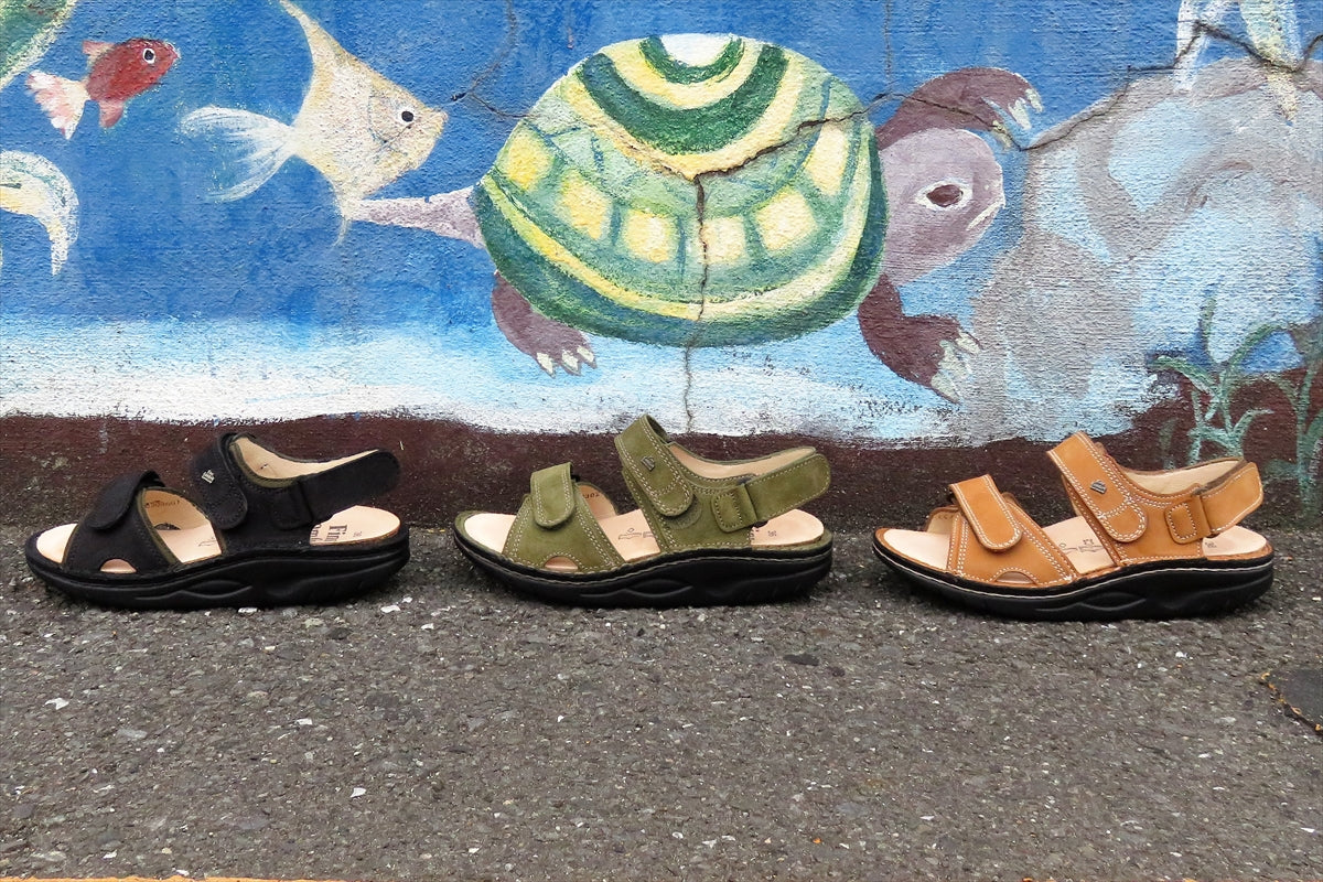 ドイツ・FinnComfort どこまでも快適に歩けるようなローリングソールサンダル