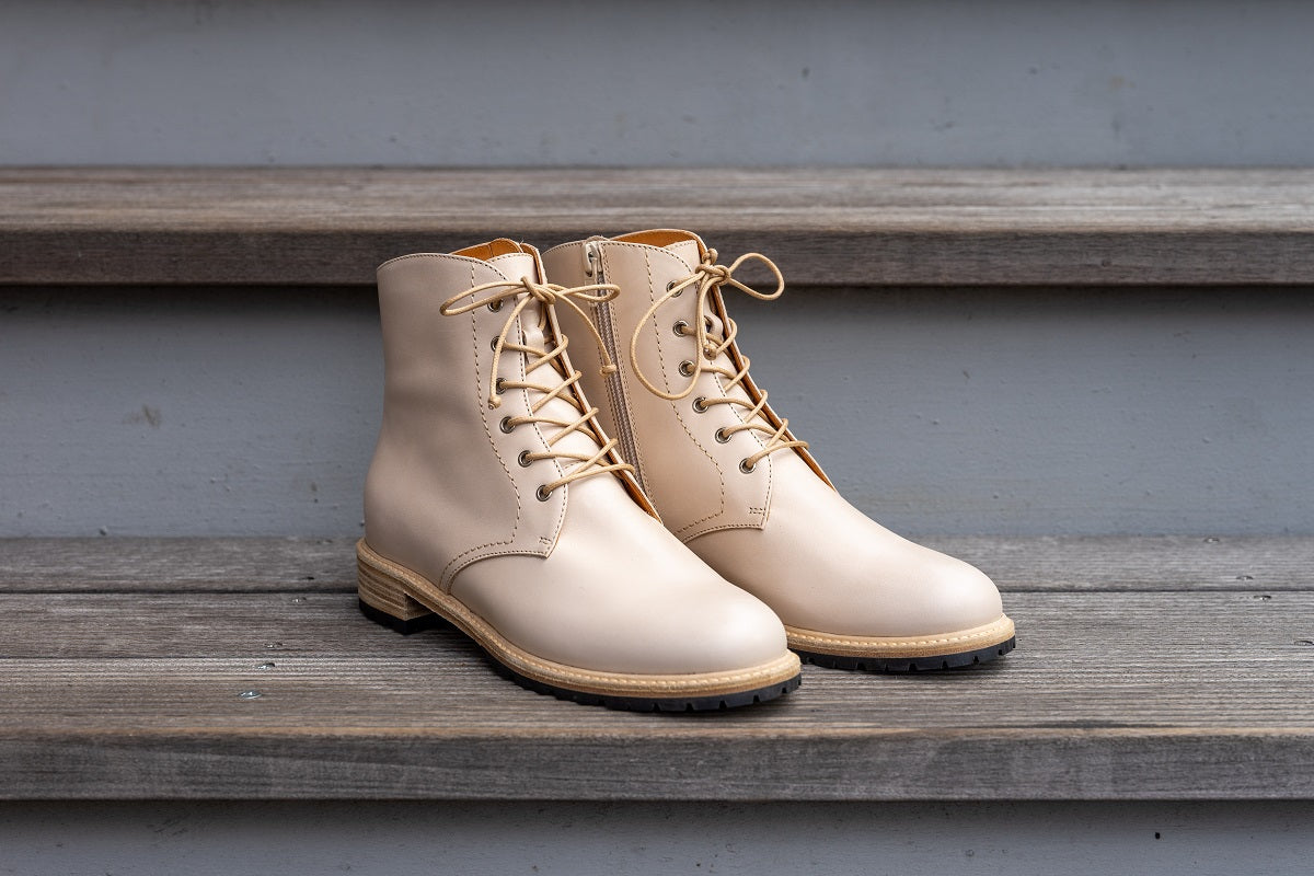 Maretto 今季注目!アイボリーのショートブーツ