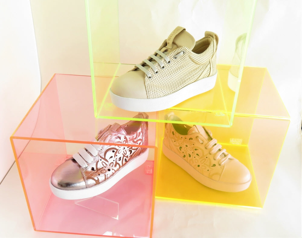 ANDIAFOLA(アンディアフォラ)追加再入荷のレザースニーカーです。