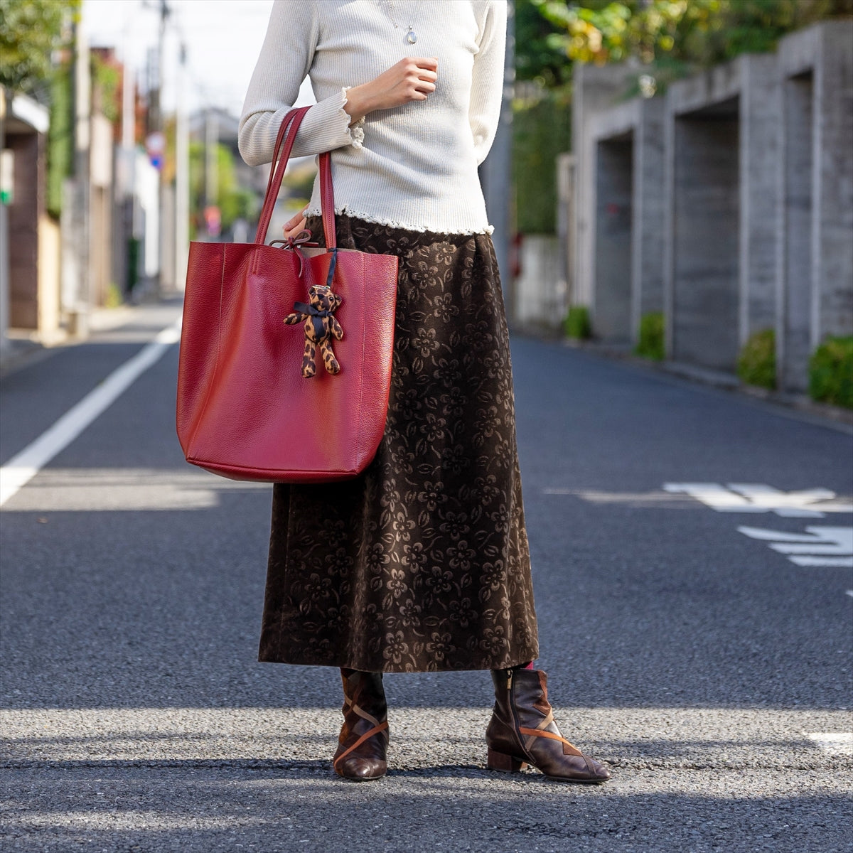 CA007-01 DK.RED.BEAR