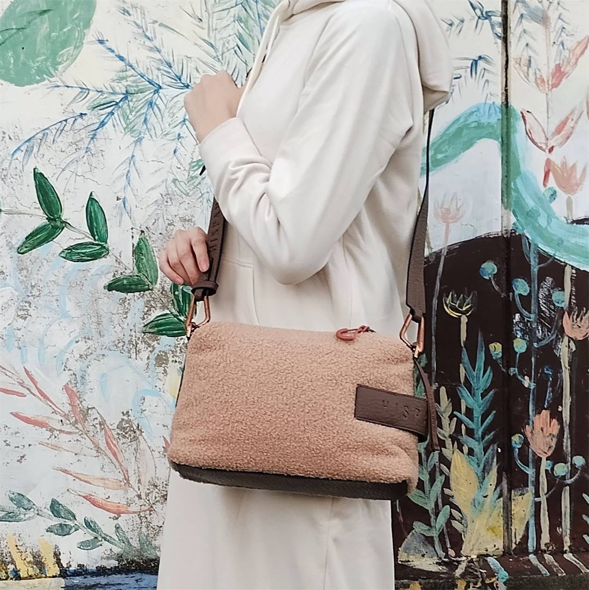 
                  
                    BI254151 BAG BISCUIT
                  
                