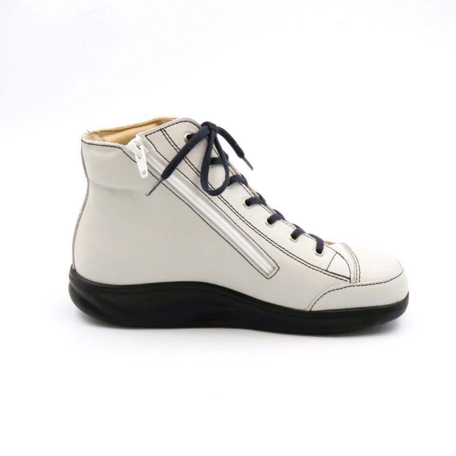 
                  
                    【12月頃入荷予定】2991 HOLTEN OFFWHITE
                  
                