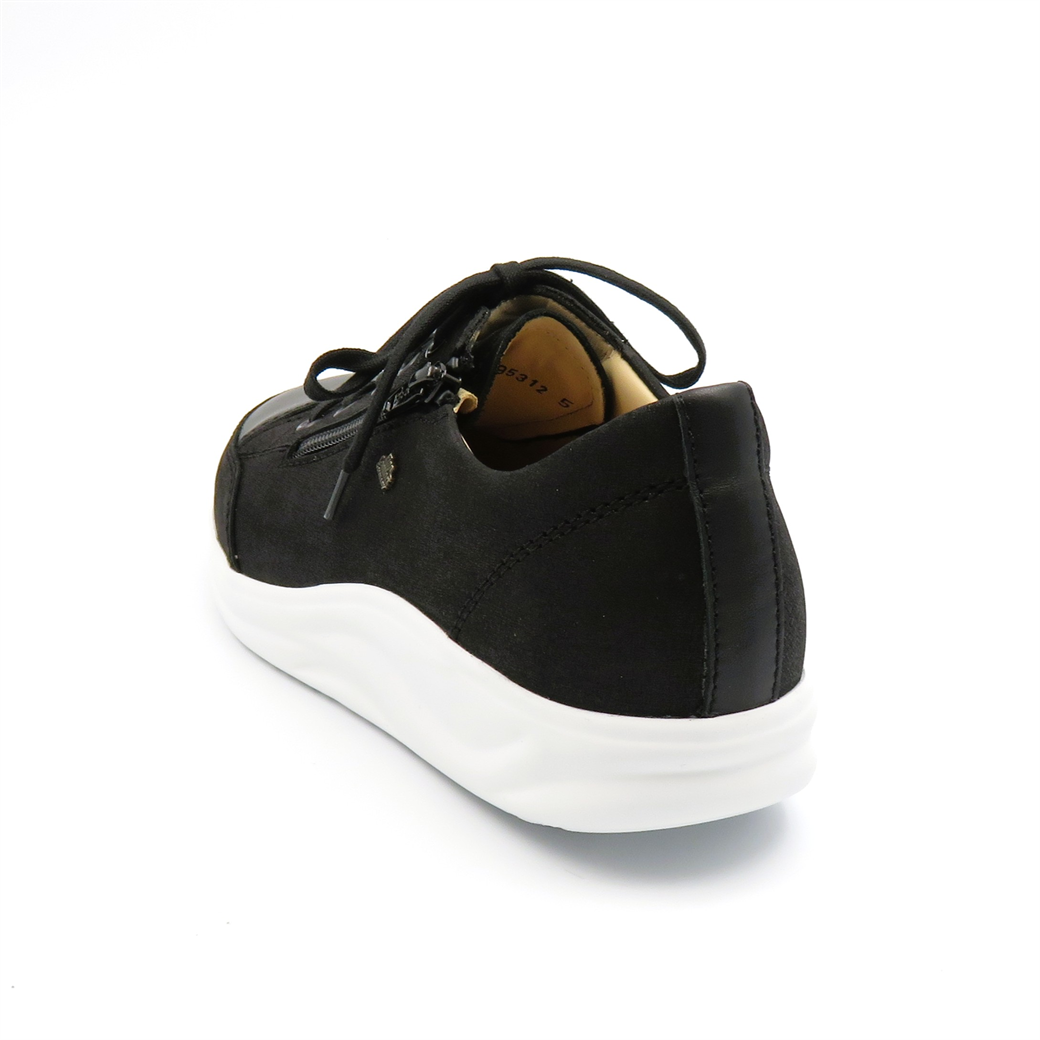 
                  
                    2975 HAKATA BRINA.BK
                  
                