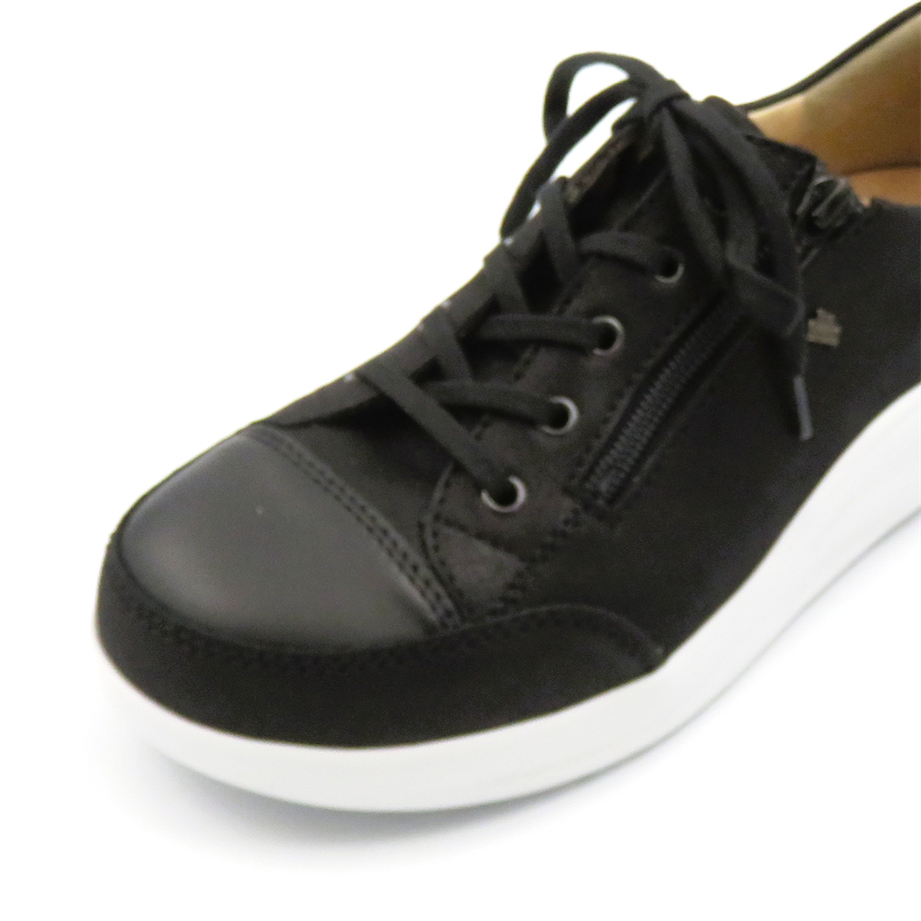 
                  
                    2975 HAKATA BRINA.BK
                  
                