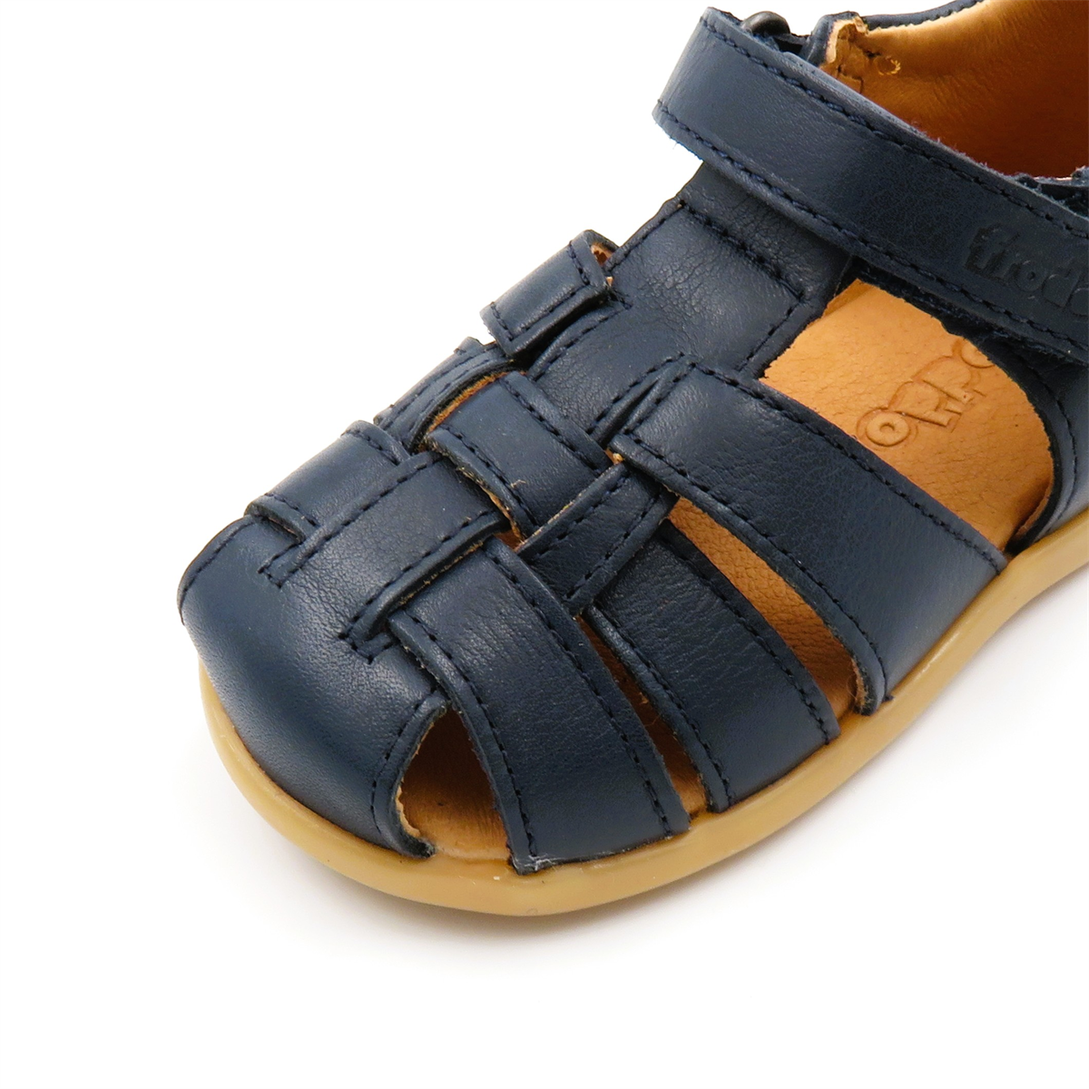 
                  
                    G2150199 DARK.BLUE
                  
                