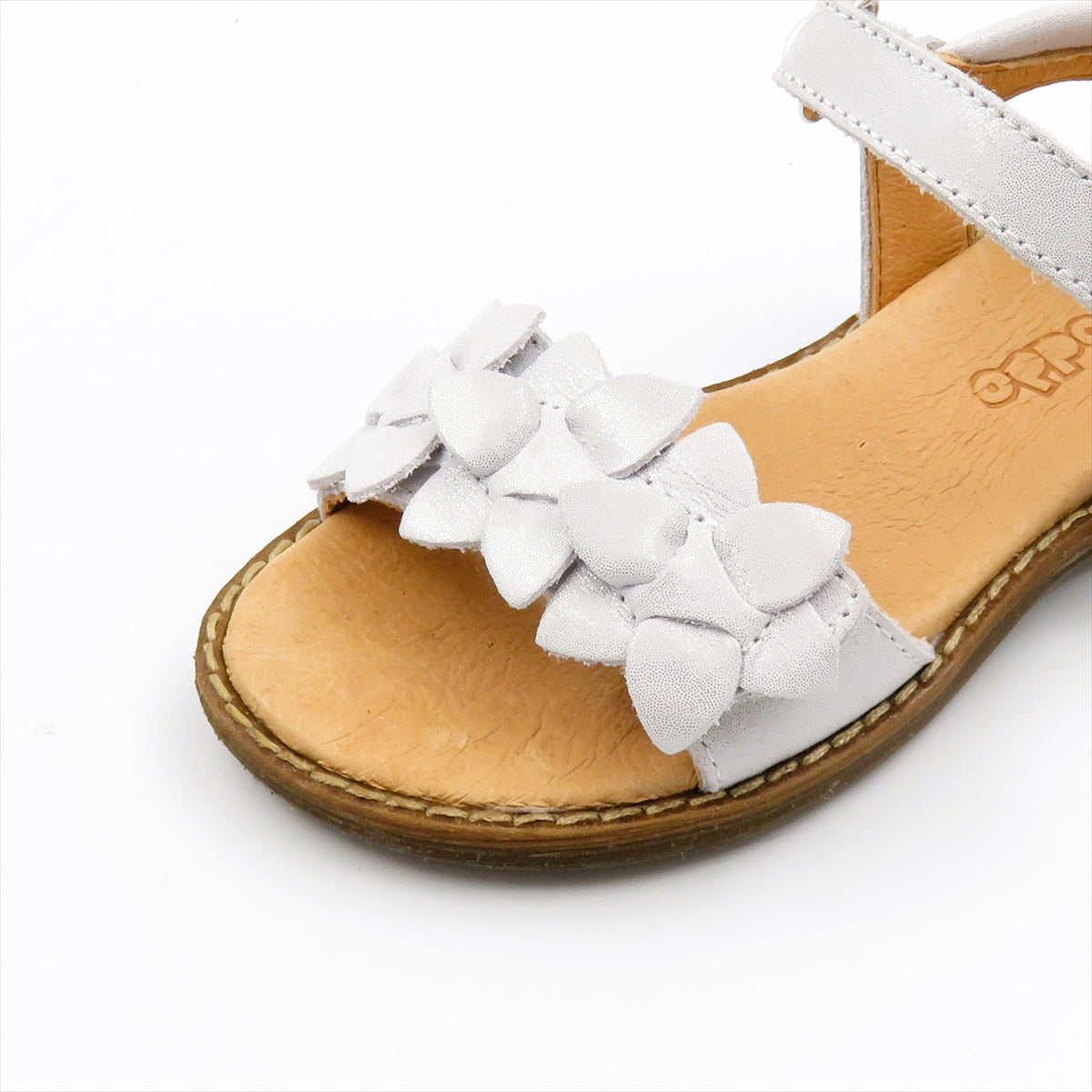
                  
                    G3150251-26 SILVER
                  
                