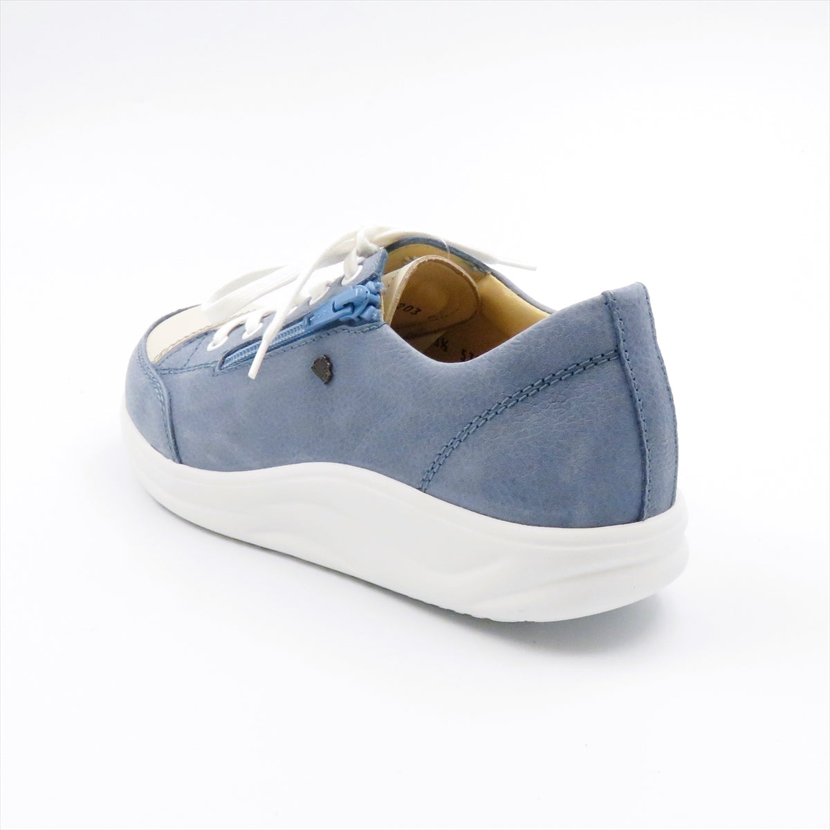 
                  
                    2975 HAKATA SKY.IVOR
                  
                