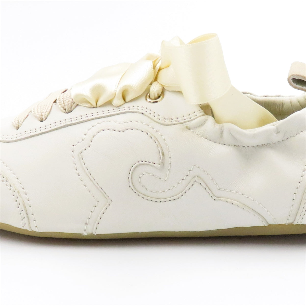 
                  
                    ACANT ATELIER OFFWHT
                  
                