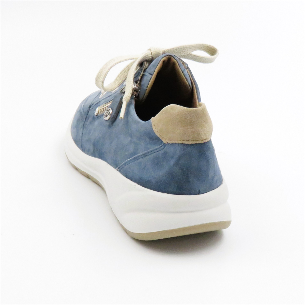 
                  
                    656101 JEANS.NUBI
                  
                
