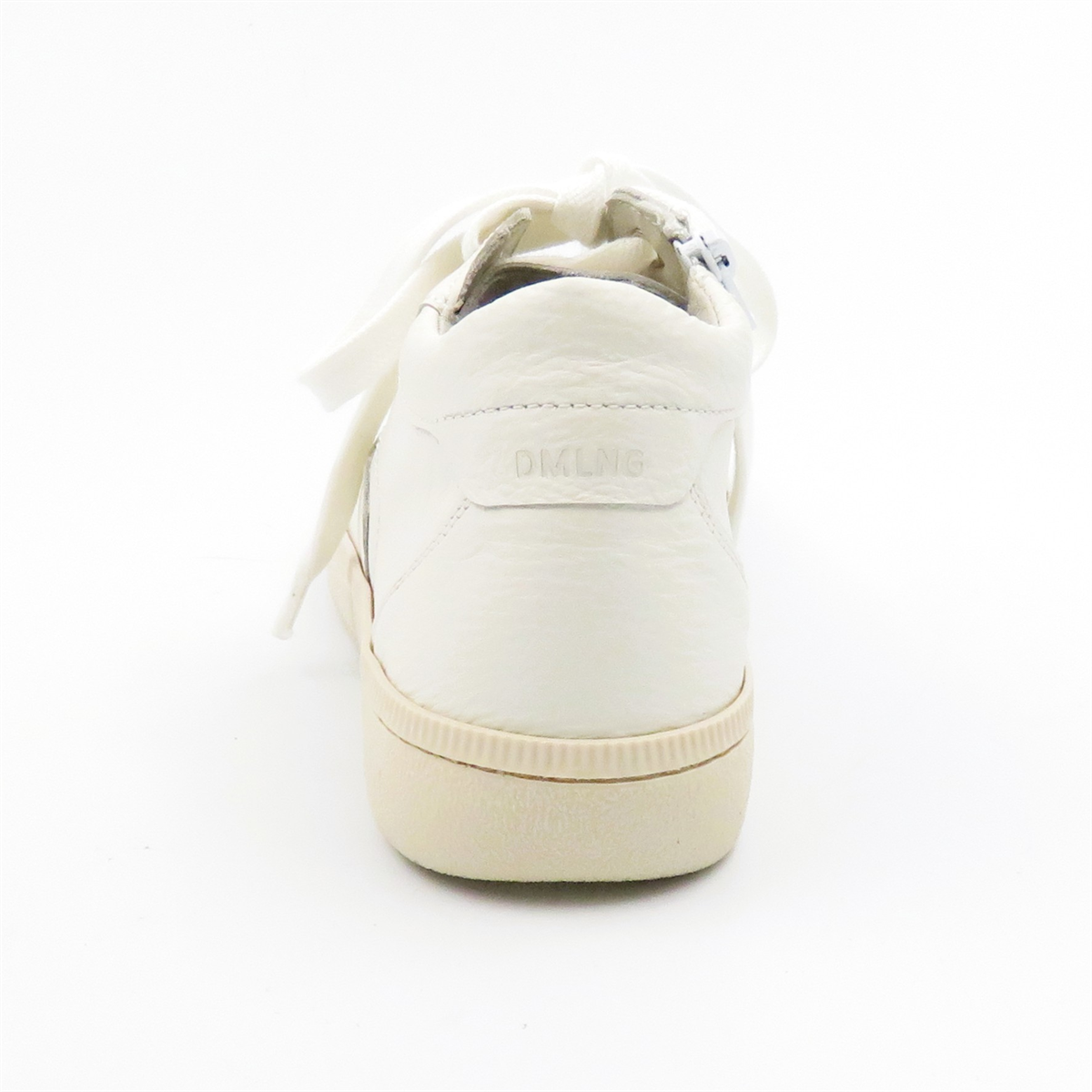 
                  
                    600421 SPORTY.WHITE
                  
                