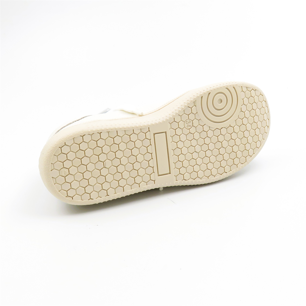 
                  
                    600421 SPORTY.WHITE
                  
                