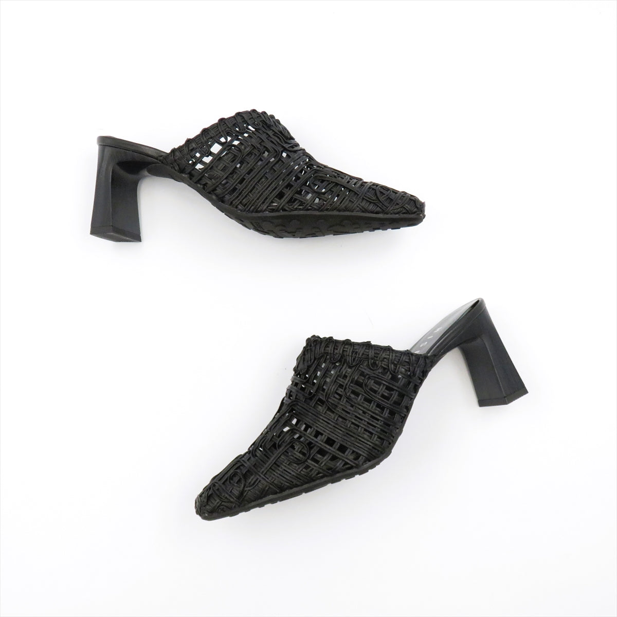 
                  
                    HV264789 BLACK
                  
                