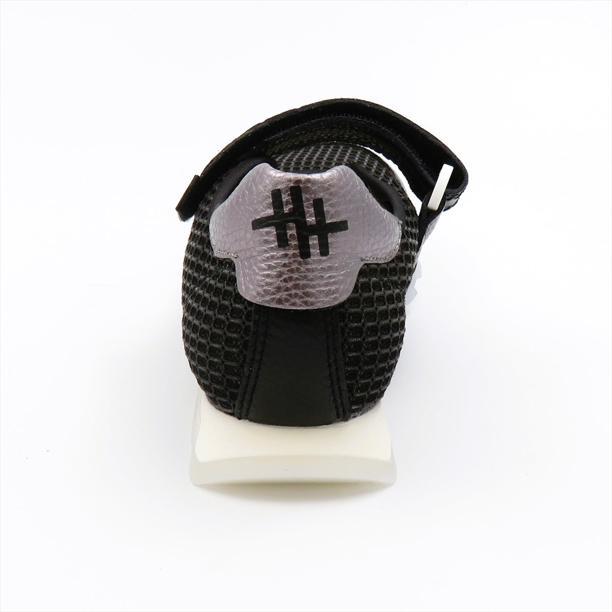 
                  
                    HV264561 BLACK
                  
                