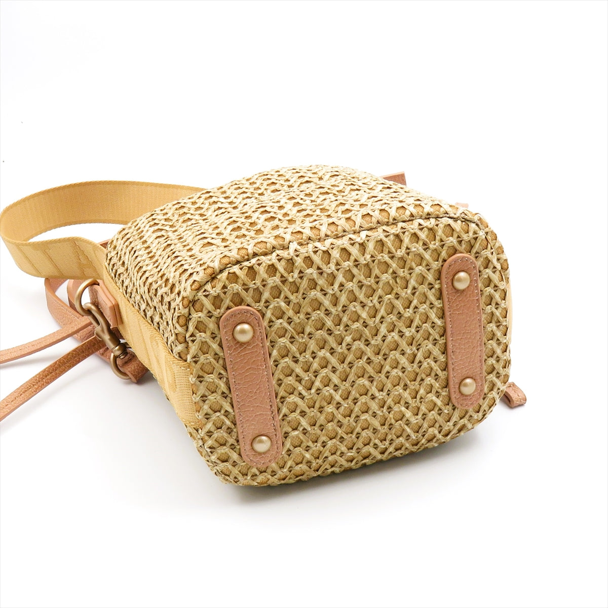 
                  
                    BV264541 BAG ALMOND
                  
                
