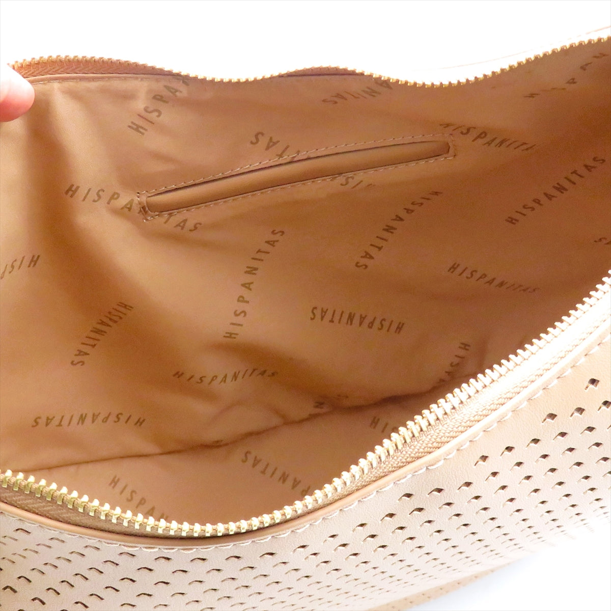 
                  
                    BV264540 BAG ALMOND
                  
                