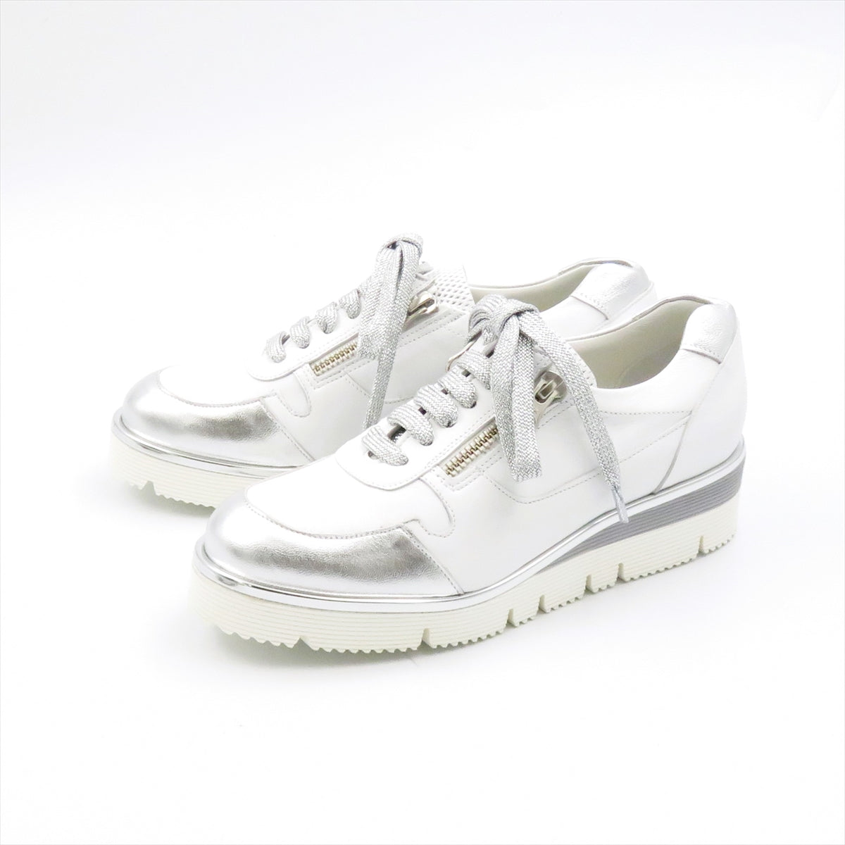 
                  
                    10082G WHT.ARGENT.26
                  
                