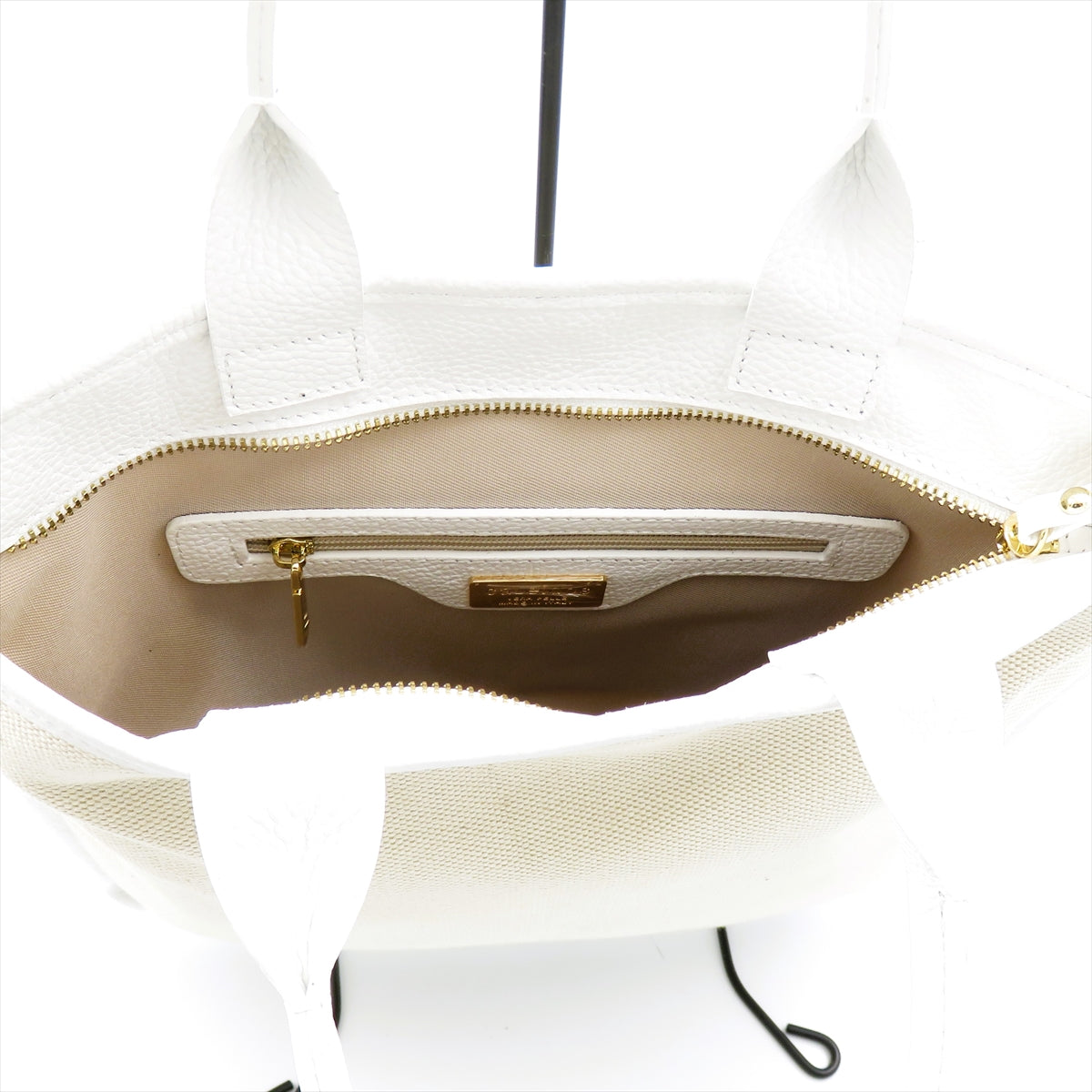 
                  
                    CA1920-02WH WHITE
                  
                