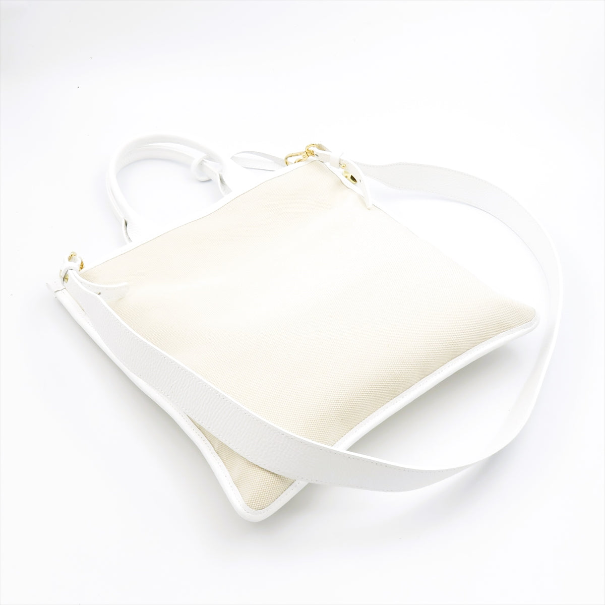 
                  
                    CA1920-02WH WHITE
                  
                