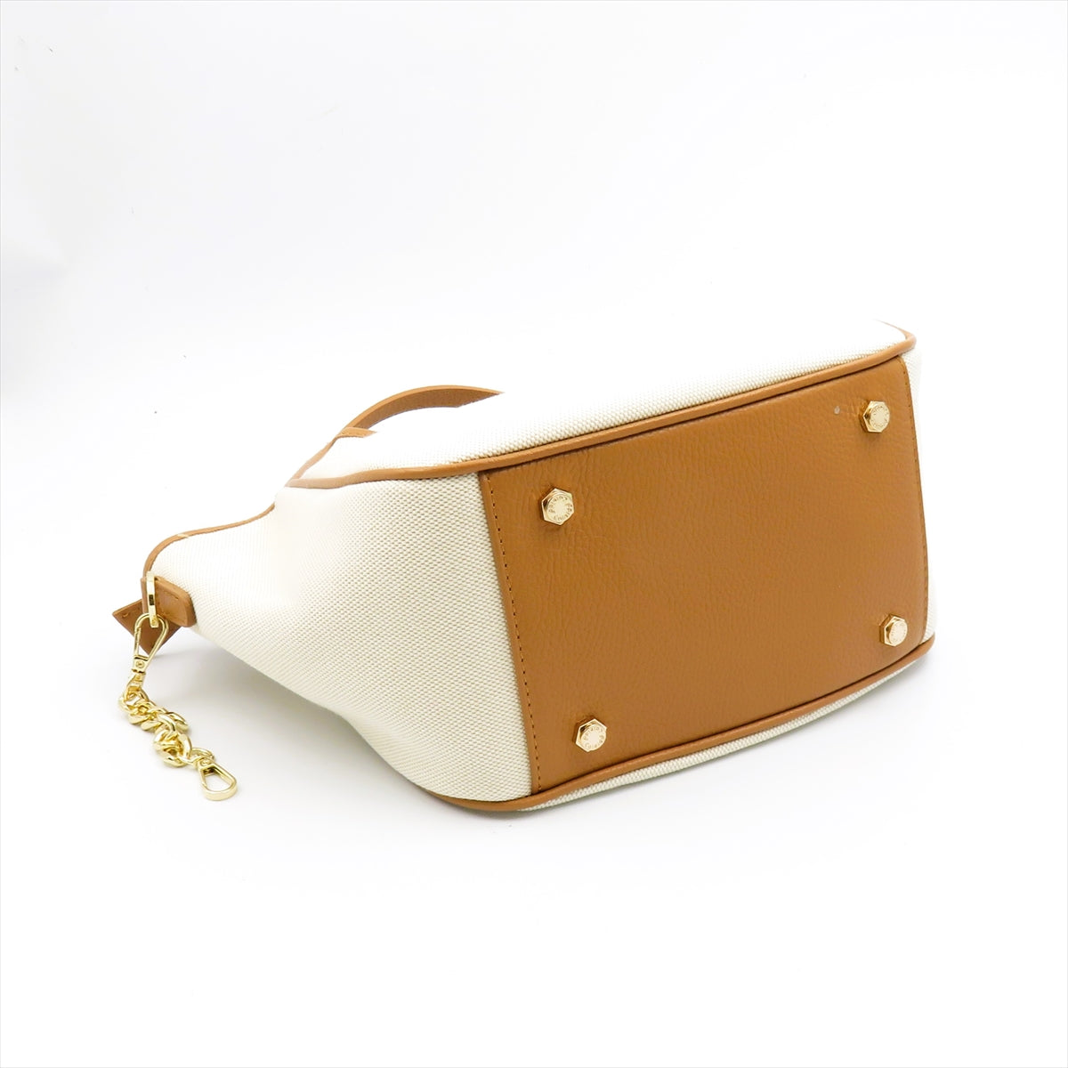 
                  
                    CA157O-01CL CARAMEL
                  
                
