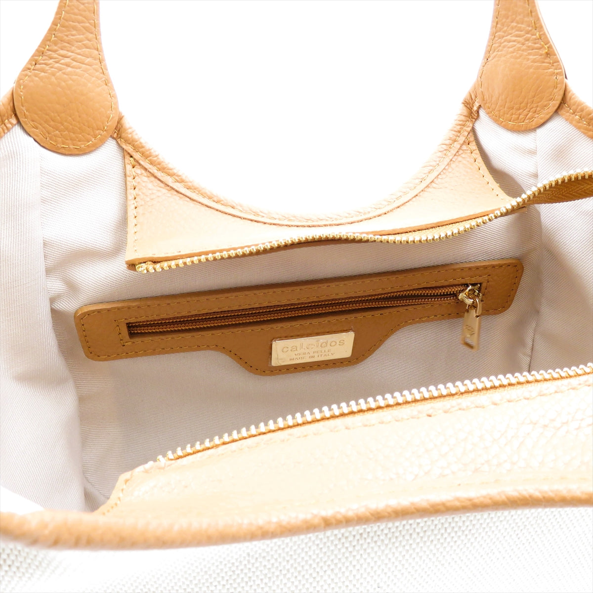
                  
                    CA157O-01CL CARAMEL
                  
                