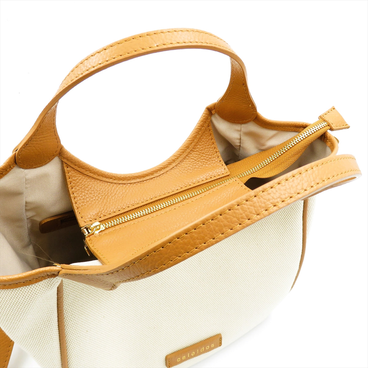 
                  
                    CA157O-01CL CARAMEL
                  
                