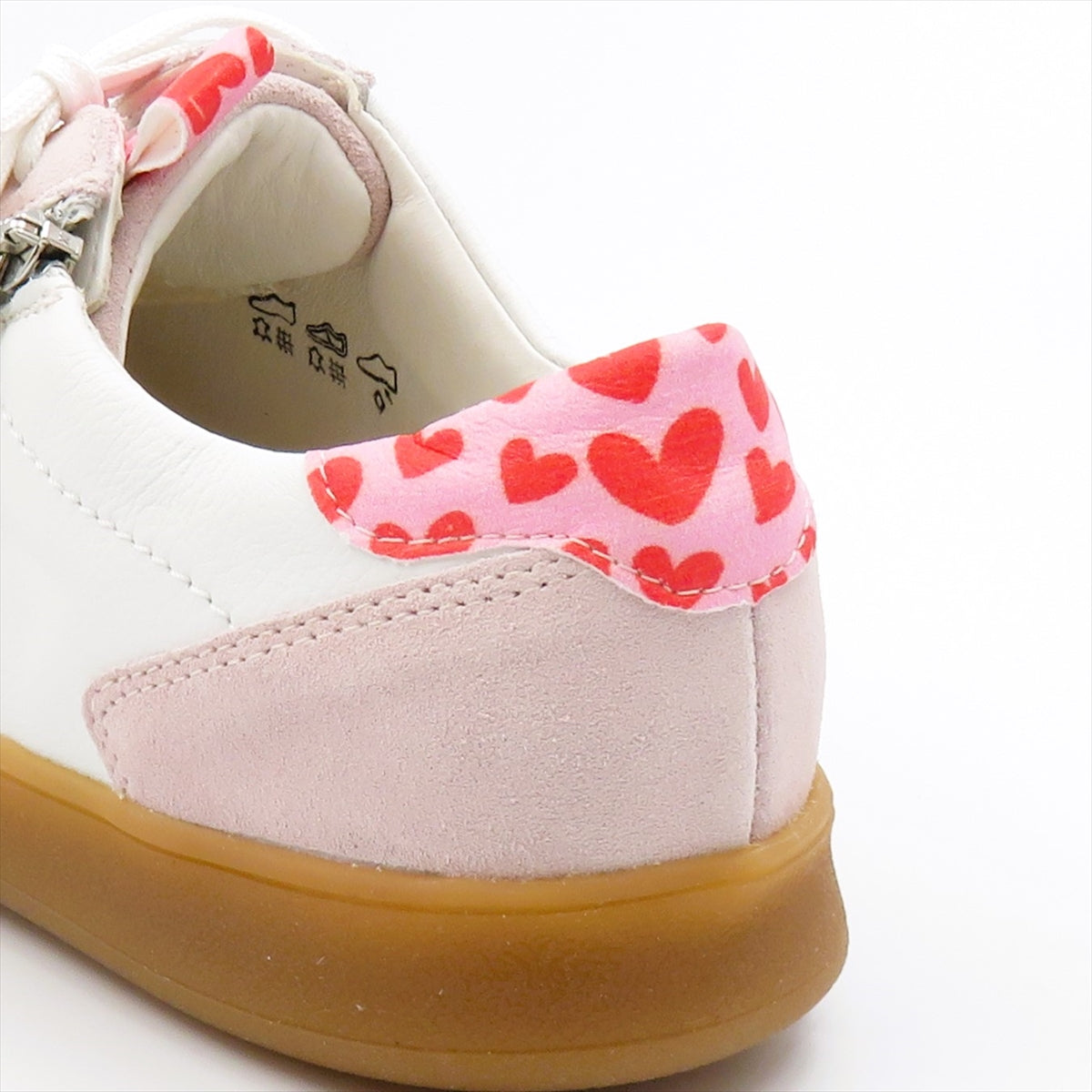 
                  
                    704002 WHT.HEART
                  
                