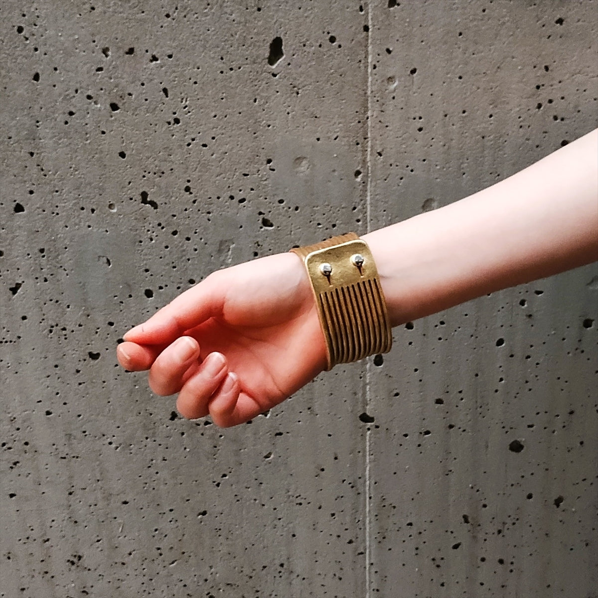 
                  
                    BRACELET LAM261 GOLD
                  
                