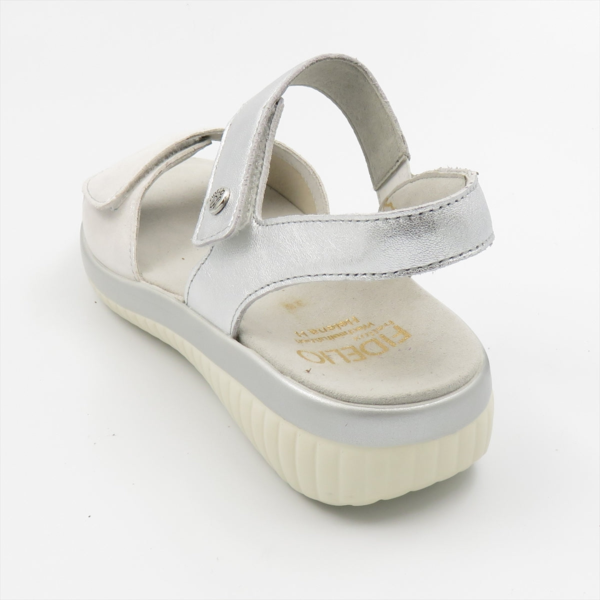 
                  
                    586025 SILVER.COMBI
                  
                