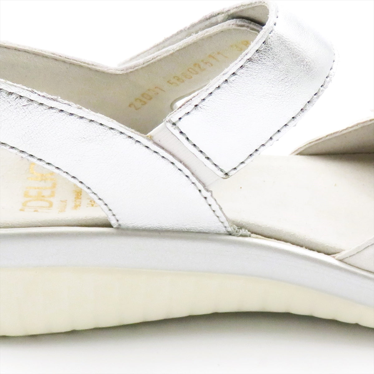 
                  
                    586025 SILVER.COMBI
                  
                