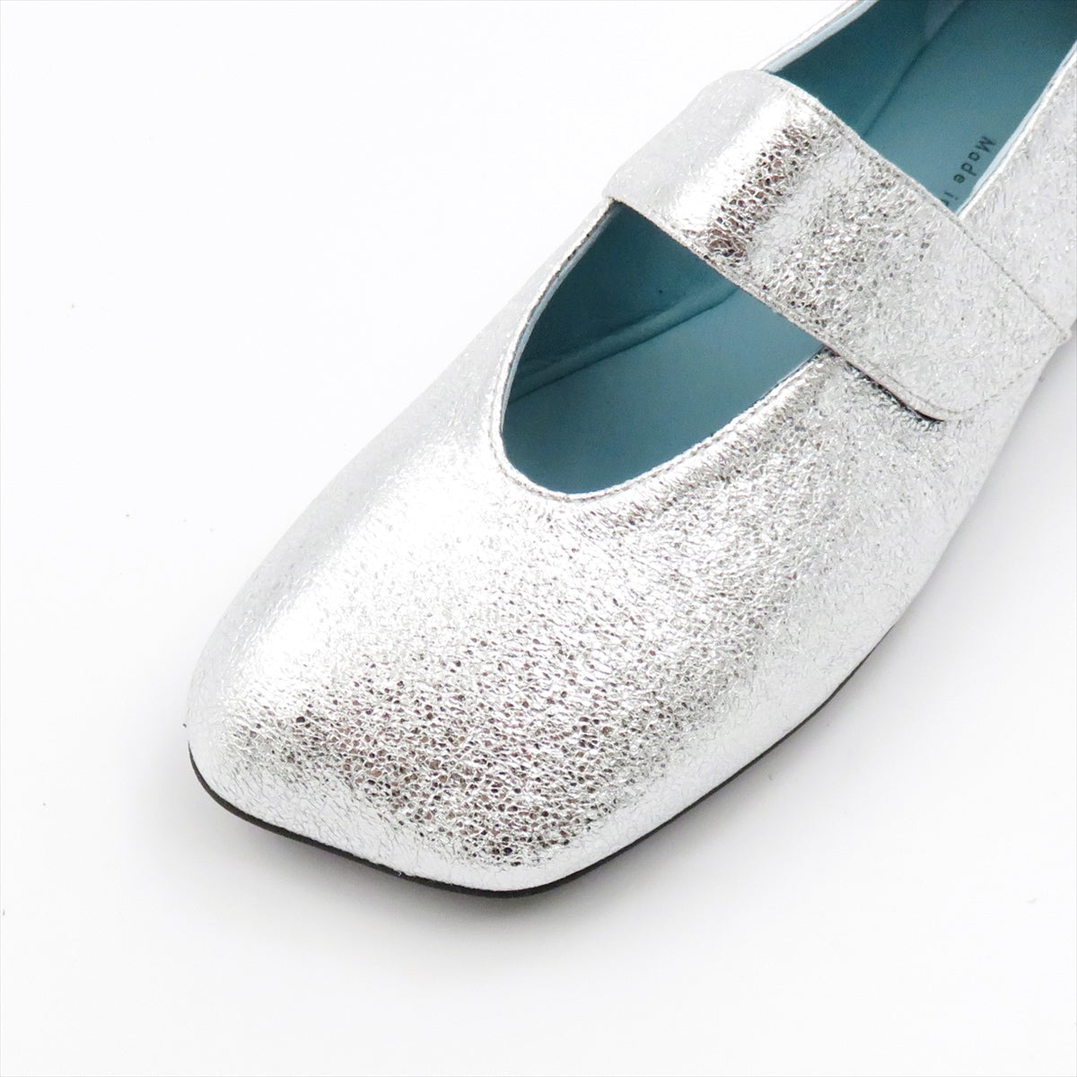 
                  
                    921M SILVER
                  
                
