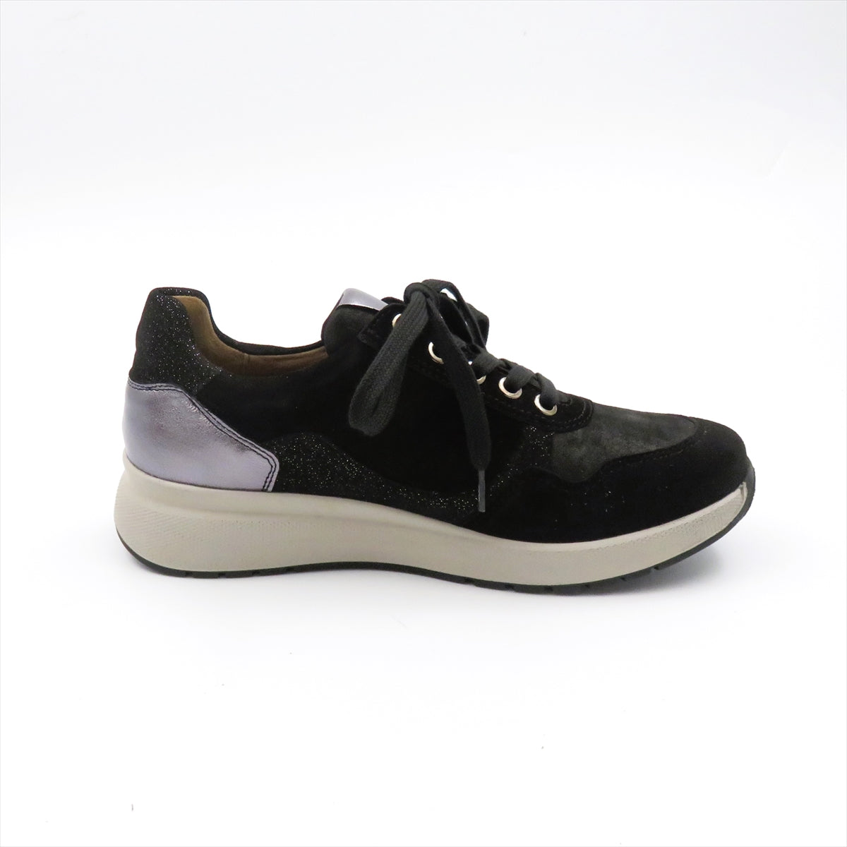 
                  
                    566111 BLK.MIX
                  
                