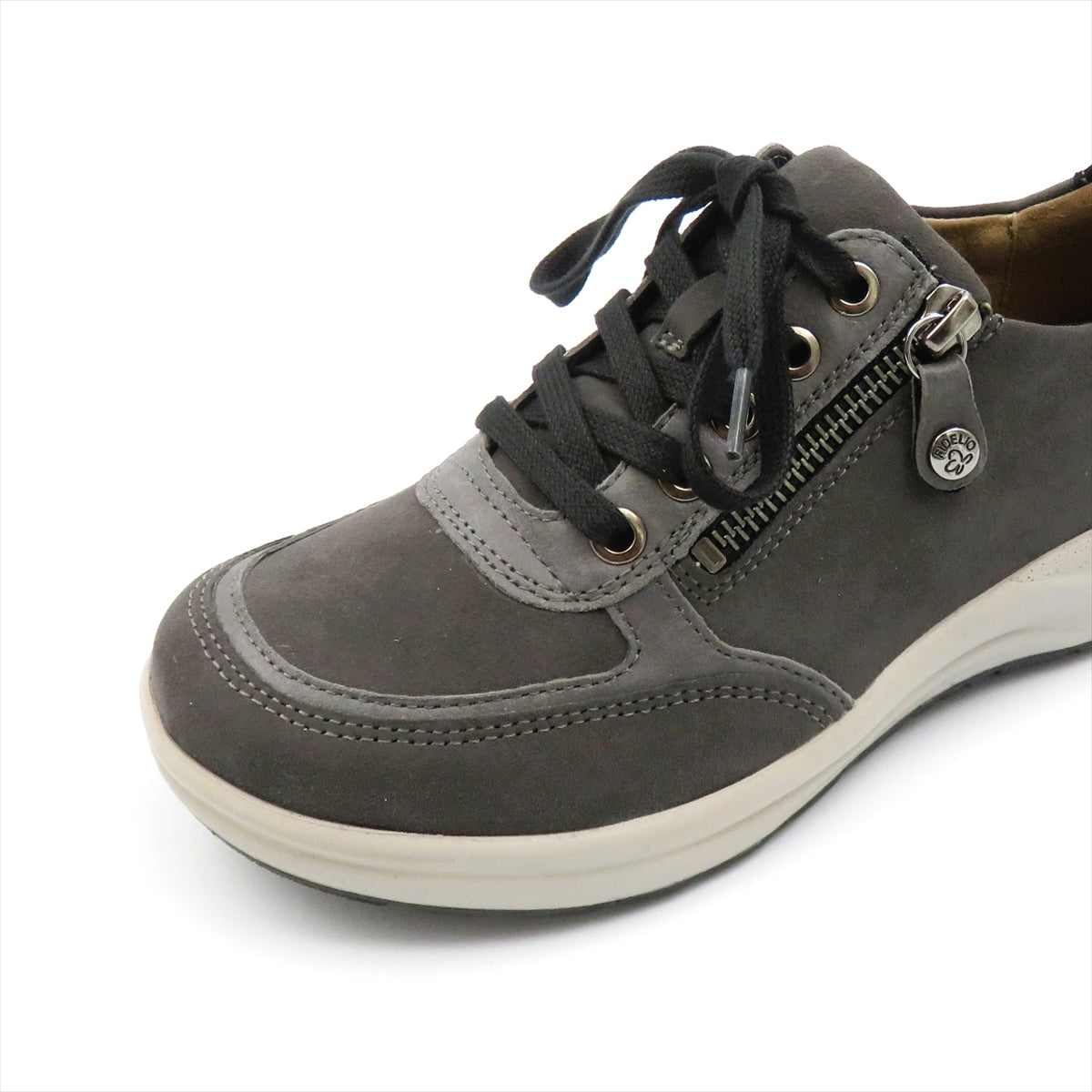 
                  
                    656103 BLK.BROWN
                  
                