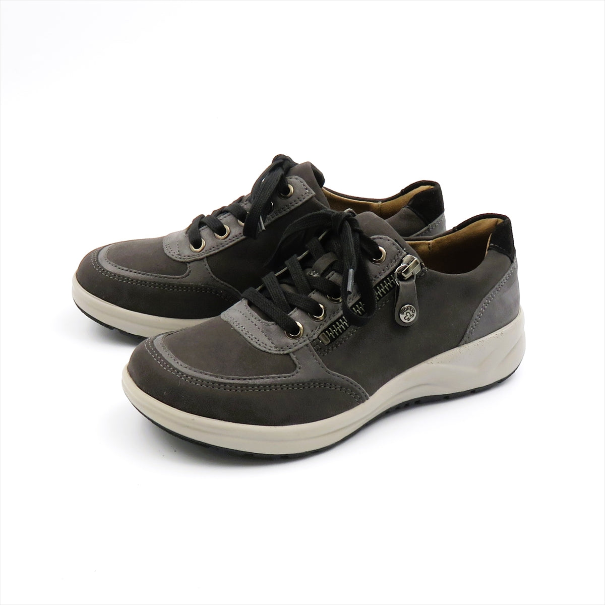 
                  
                    656103 BLK.BROWN
                  
                
