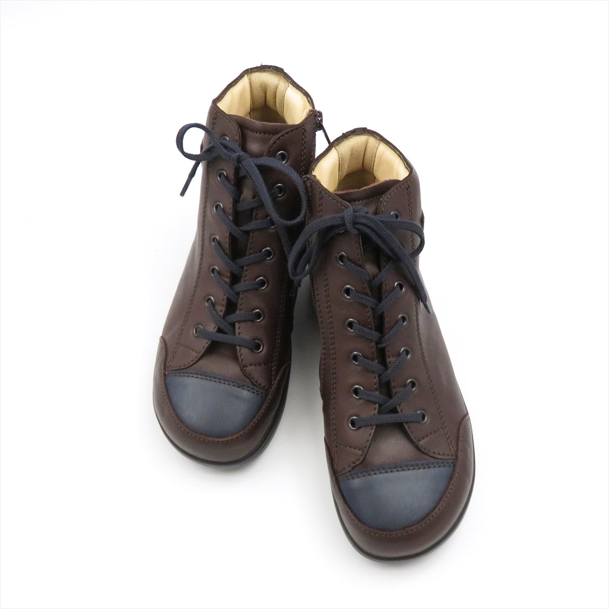 
                  
                    2991 HOLTEN SHOKO
                  
                