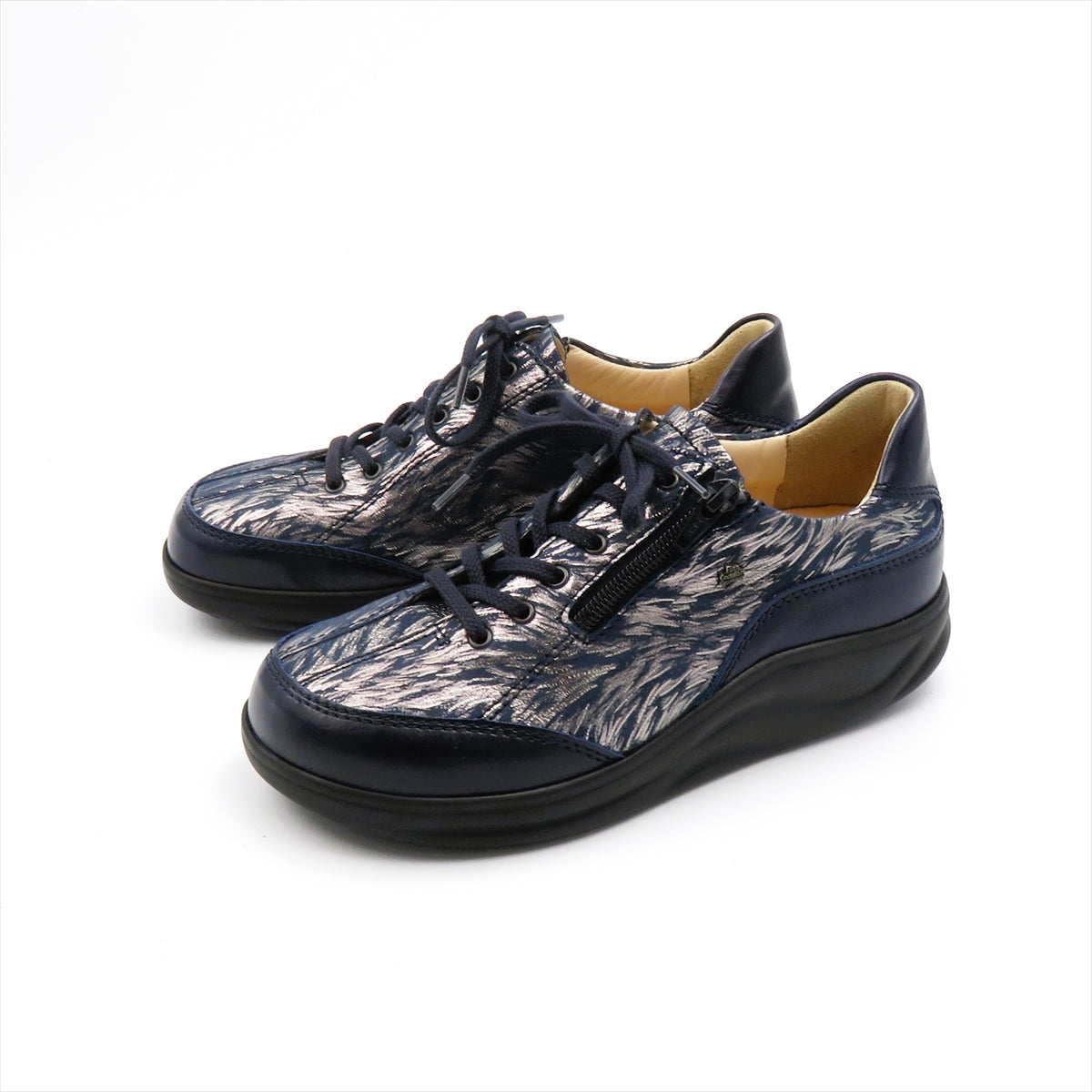 
                  
                    2913 OTARU BLUE.INDI
                  
                