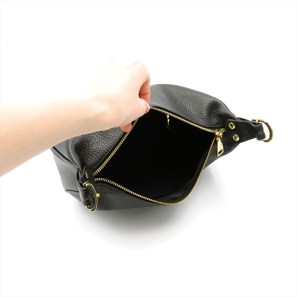
                  
                    CA148-01BK BLACK
                  
                
