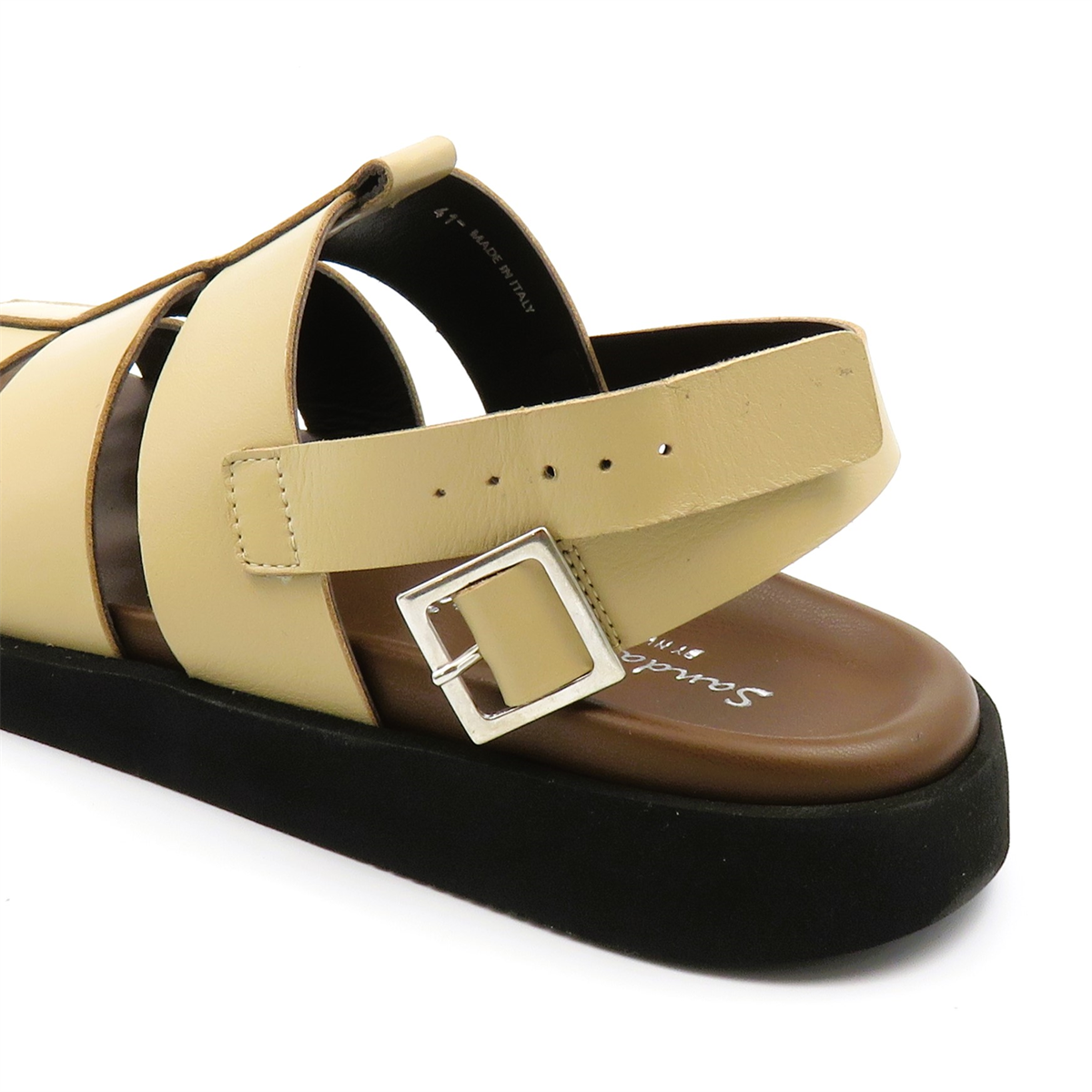
                  
                    M8050 BEIGE
                  
                