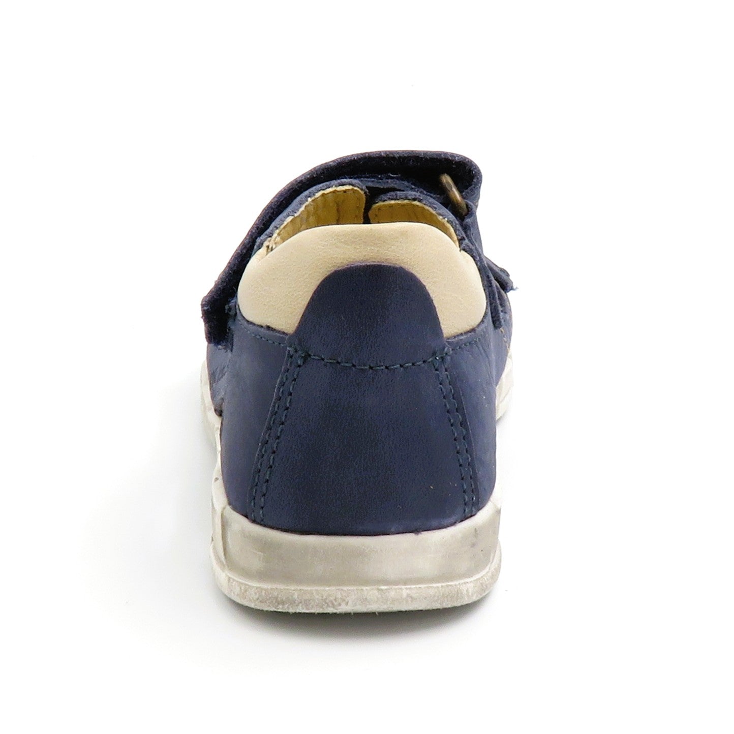 
                  
                    061001 JEANS
                  
                