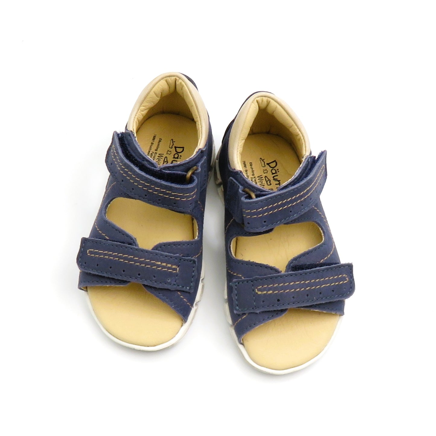 
                  
                    061001 JEANS
                  
                