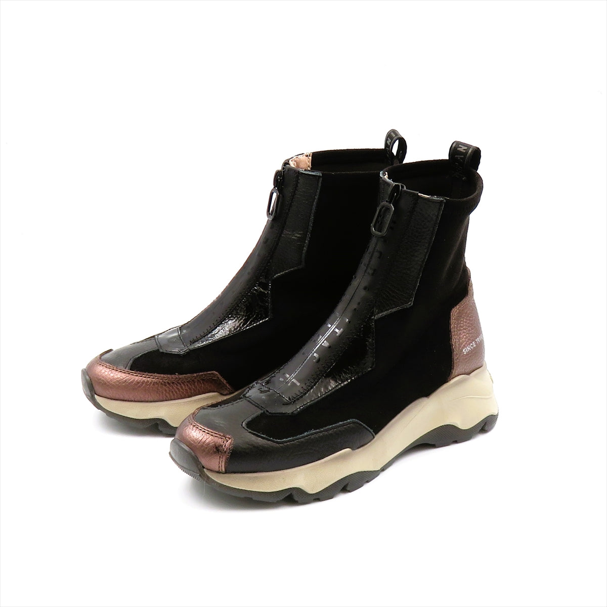 
                  
                    CHI254321 TOPO.BLK
                  
                