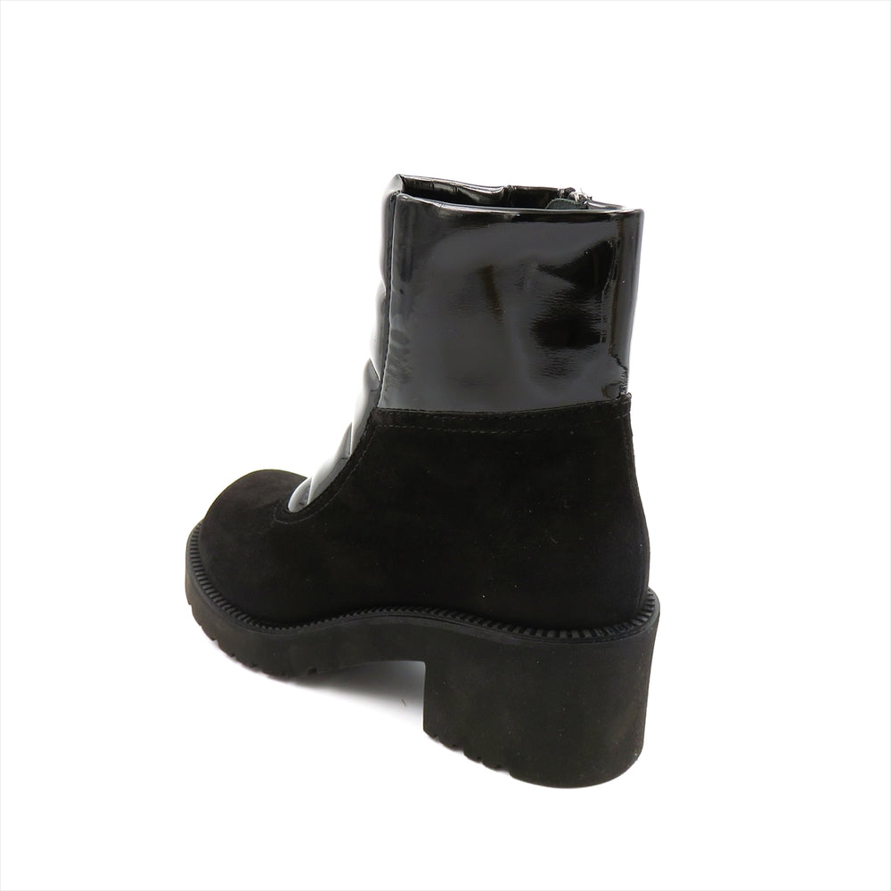 
                  
                    7935XD CAMO.BLK
                  
                