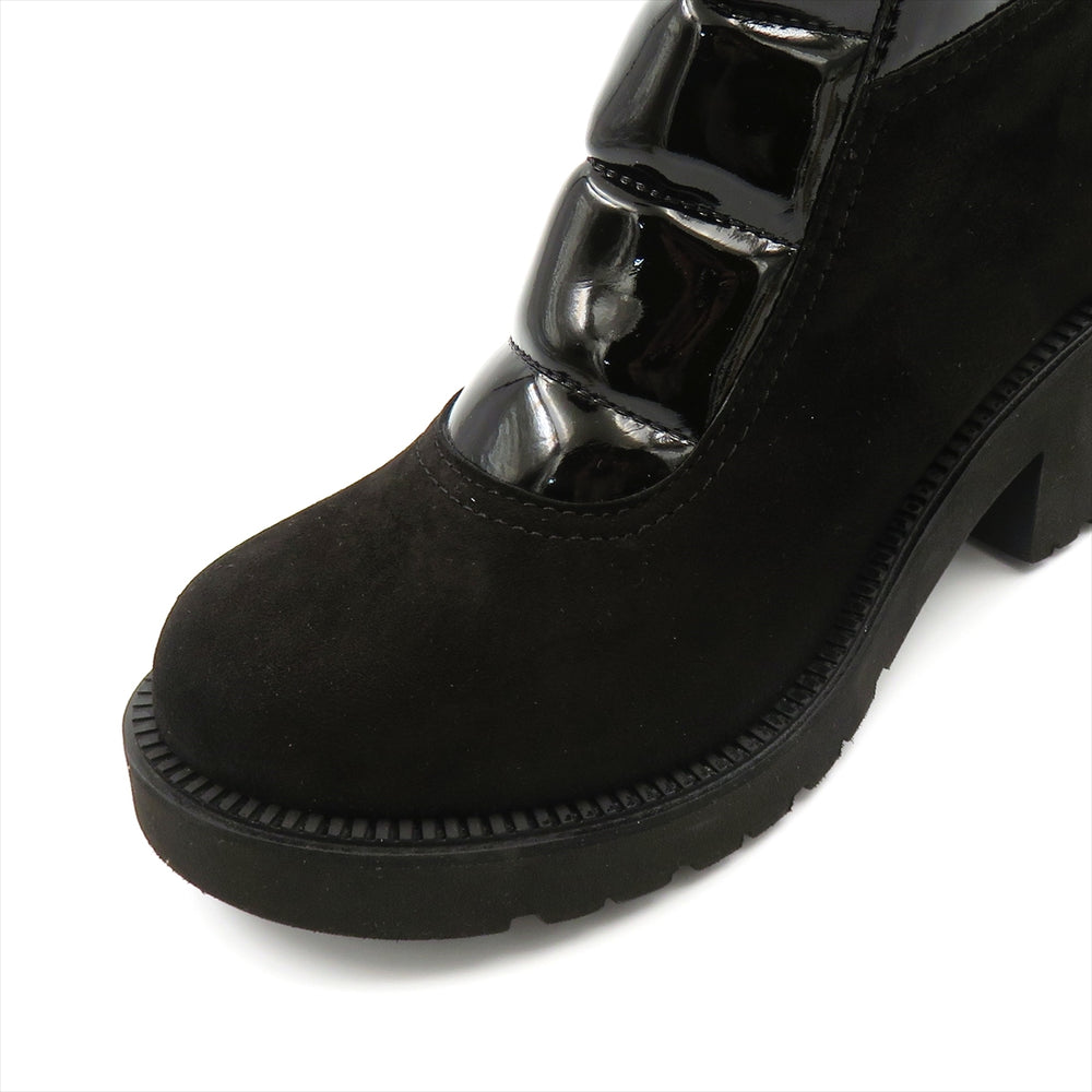 
                  
                    7935XD CAMO.BLK
                  
                