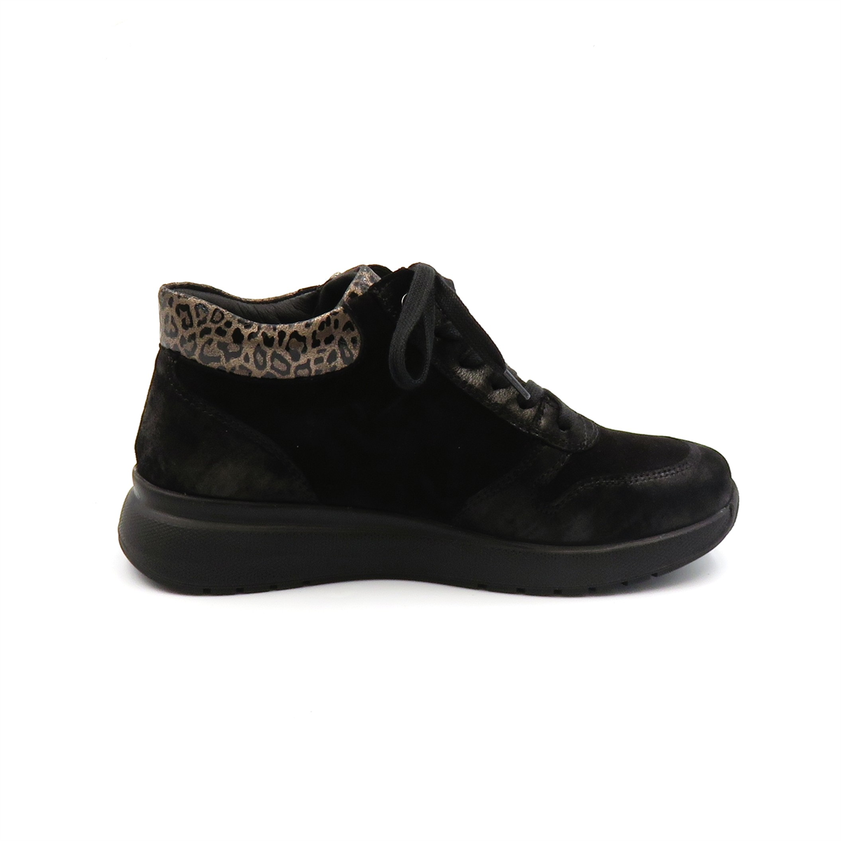 
                  
                    566604 BLK.COMBI
                  
                
