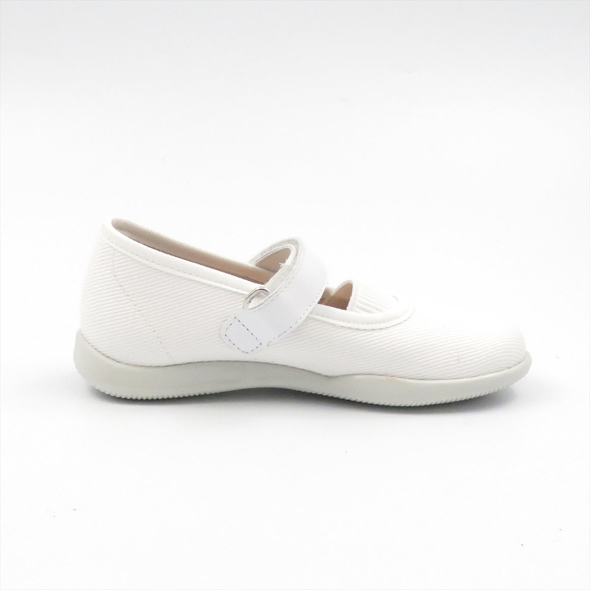 
                  
                    39071 WHITE 上履き
                  
                