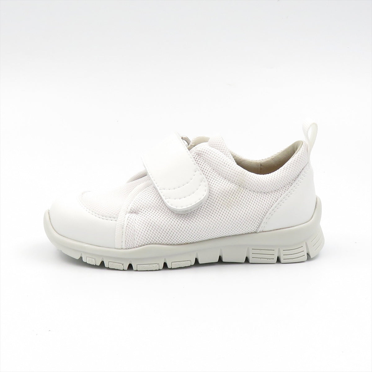 
                  
                    25221 WHITE 上履き
                  
                