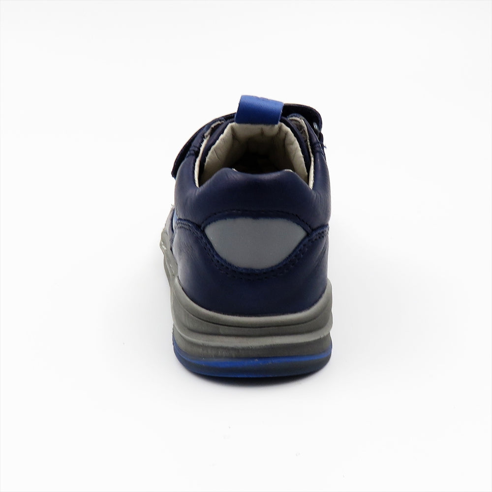 
                  
                    G3130185 DARK.BLUE
                  
                