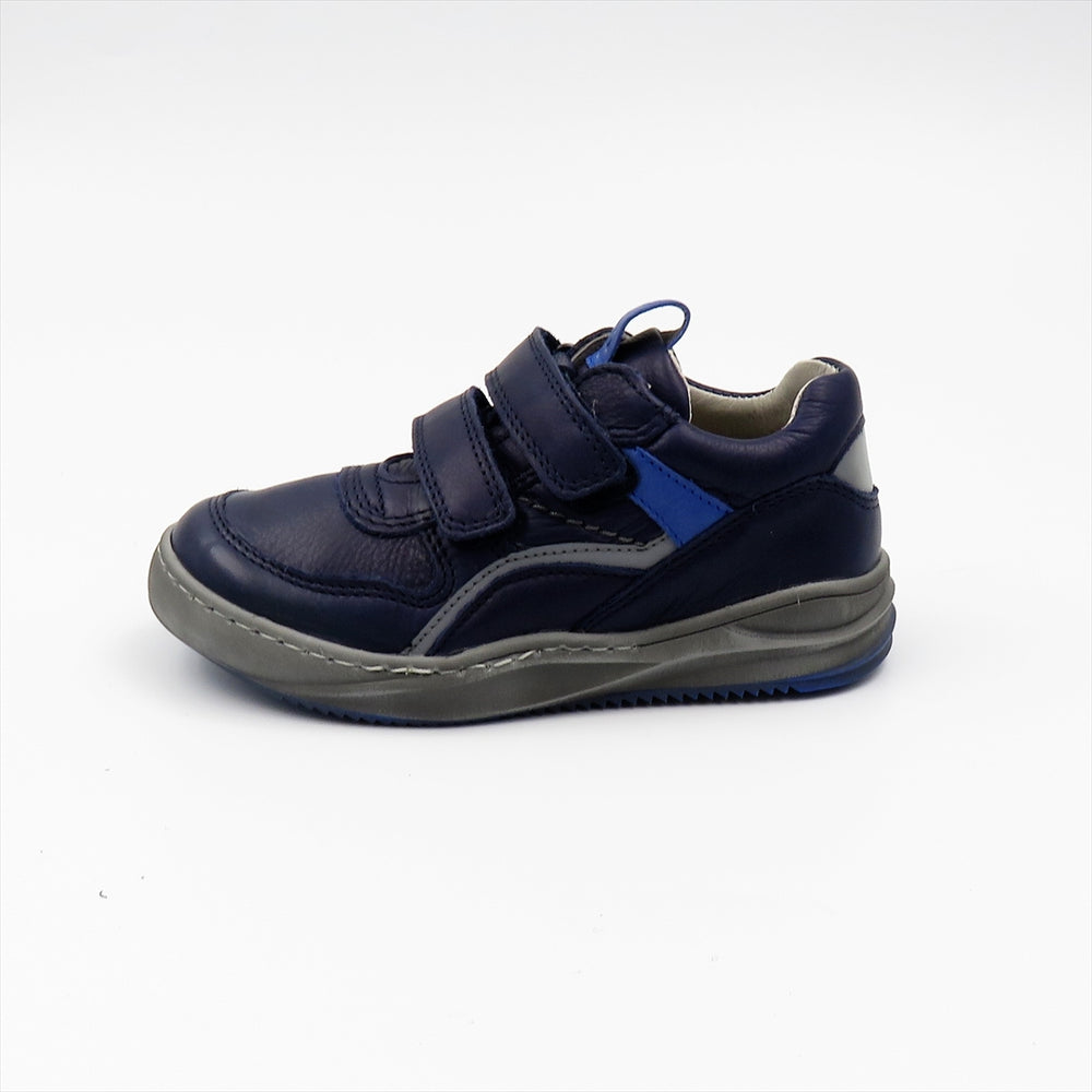 
                  
                    G3130185 DARK.BLUE
                  
                